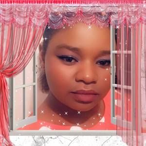 Meet your Posher, Estephania